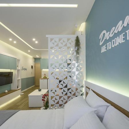 Τhe Half Root Suite In The Heart Of City Center Tessalónica Exterior foto