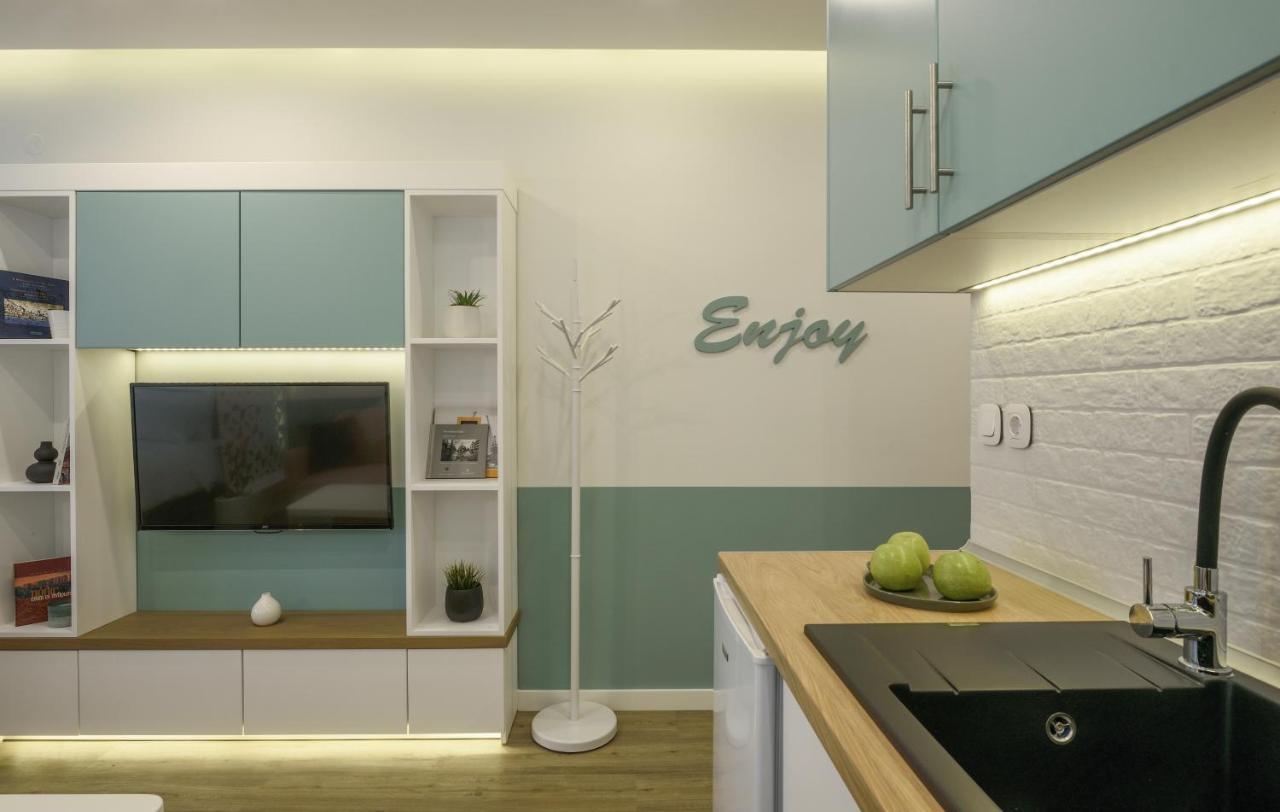 Τhe Half Root Suite In The Heart Of City Center Tessalónica Exterior foto
