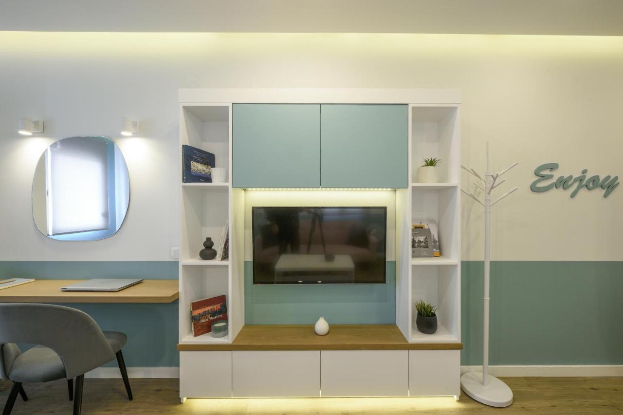 Τhe Half Root Suite In The Heart Of City Center Tessalónica Exterior foto