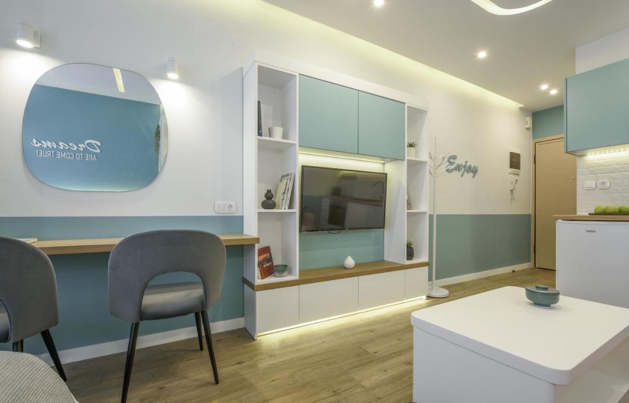 Τhe Half Root Suite In The Heart Of City Center Tessalónica Exterior foto