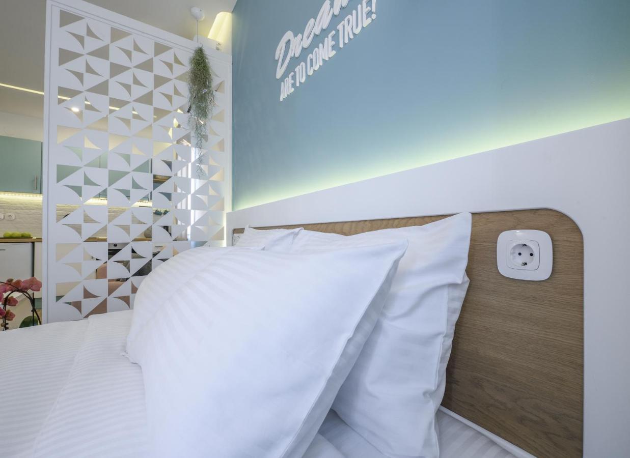 Τhe Half Root Suite In The Heart Of City Center Tessalónica Exterior foto