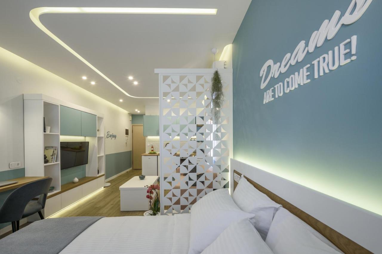 Τhe Half Root Suite In The Heart Of City Center Tessalónica Exterior foto