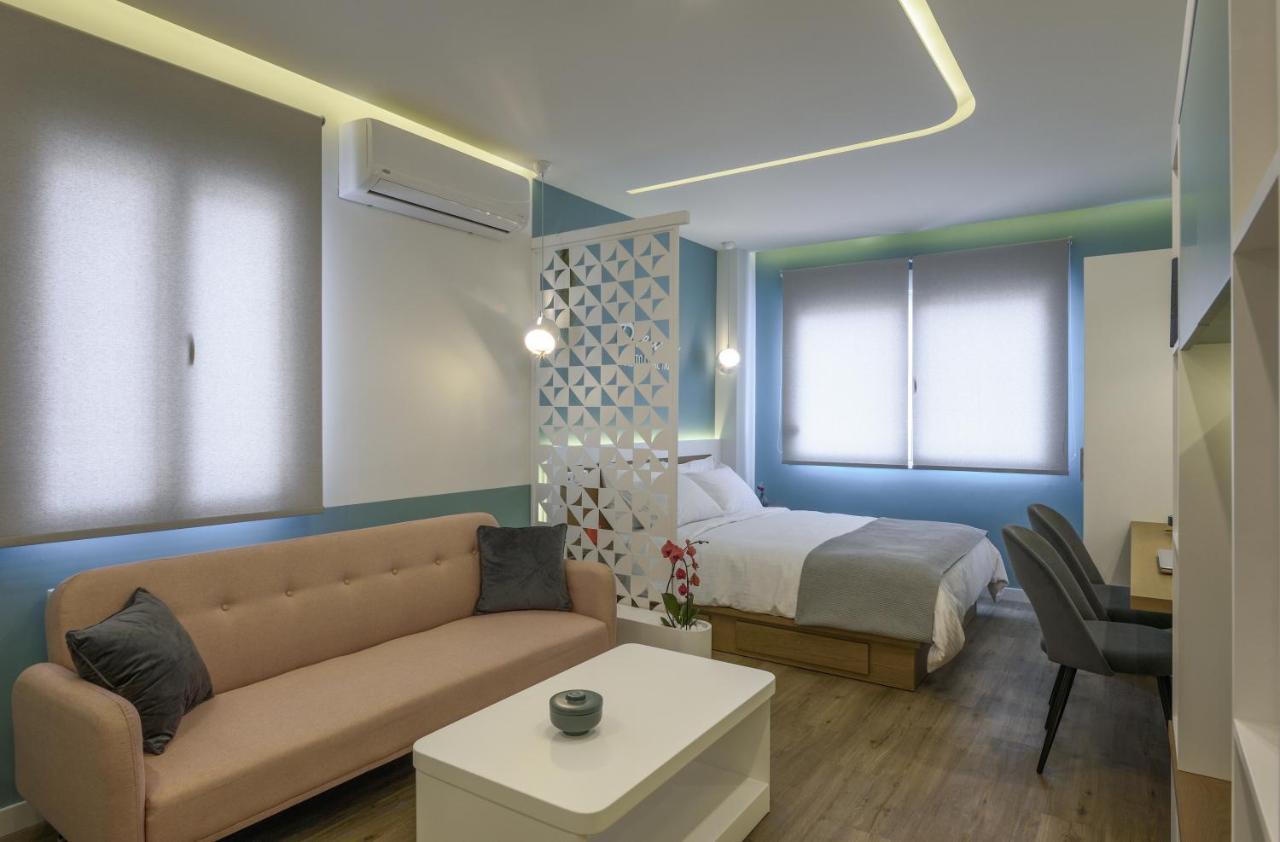 Τhe Half Root Suite In The Heart Of City Center Tessalónica Exterior foto